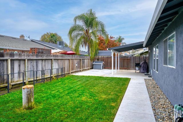 2720 Chickaree Ln, Modesto, CA 95358