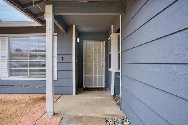 2720 Chickaree Ln, Modesto, CA 95358