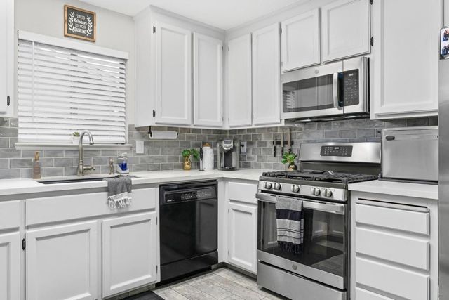 2720 Chickaree Ln, Modesto, CA 95358