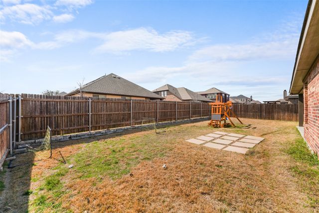 532 Windrow Lane, Waxahachie, TX 75165