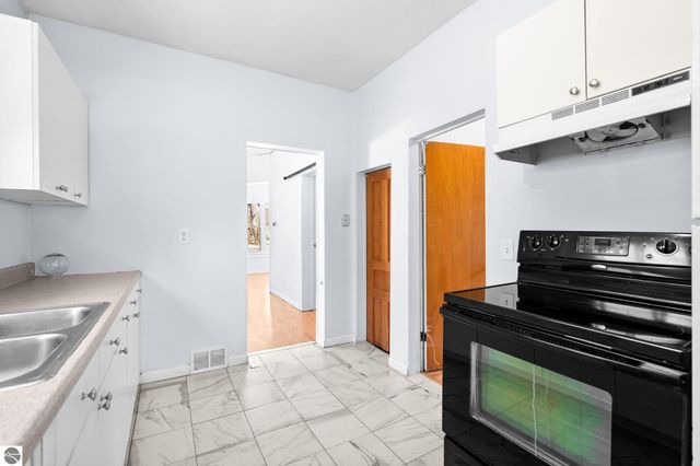 848 E State Street, Traverse City, MI 49686