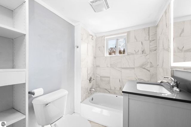 848 E State Street, Traverse City, MI 49686