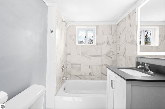 848 E State Street, Traverse City, MI 49686