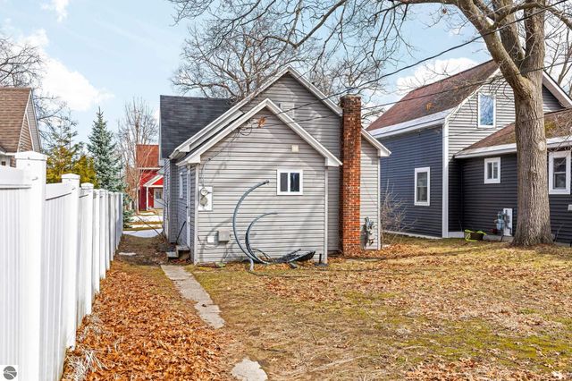 848 E State Street, Traverse City, MI 49686