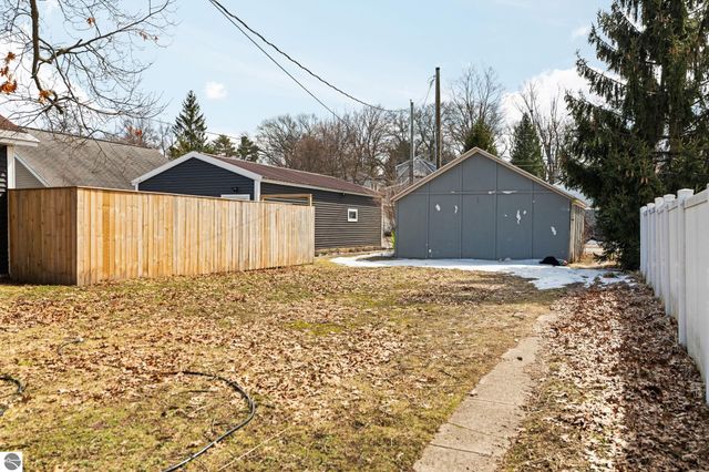 848 E State Street, Traverse City, MI 49686
