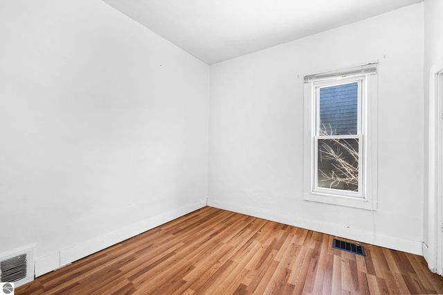 848 E State Street, Traverse City, MI 49686