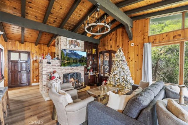 24682 Lake Gregory Drive, Crestline, CA 92325