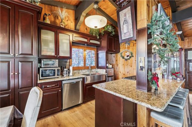 24682 Lake Gregory Drive, Crestline, CA 92325