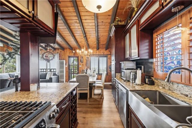 24682 Lake Gregory Drive, Crestline, CA 92325