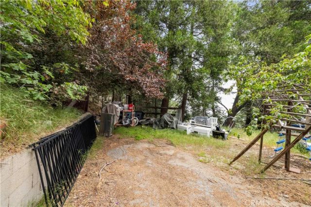 24682 Lake Gregory Drive, Crestline, CA 92325
