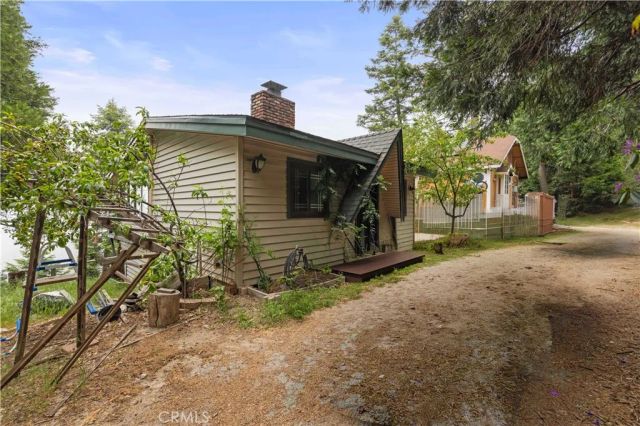 24682 Lake Gregory Drive, Crestline, CA 92325
