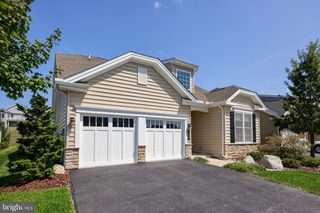 464 RESOLUTION DR, Lititz, PA 17543