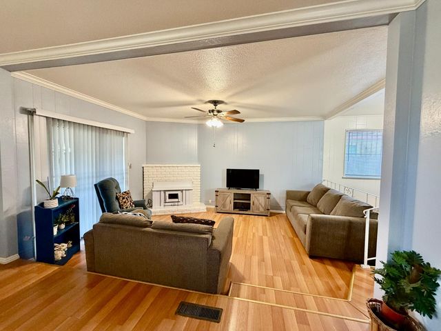 4737 E Norwich Avenue, Fresno, CA 93726