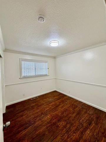 4737 E Norwich Avenue, Fresno, CA 93726