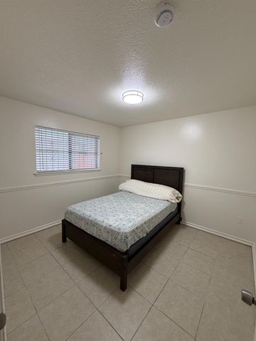 4737 E Norwich Avenue, Fresno, CA 93726