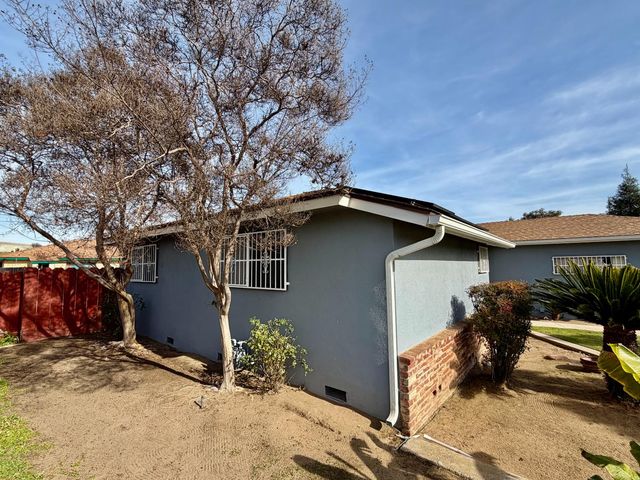 4737 E Norwich Avenue, Fresno, CA 93726