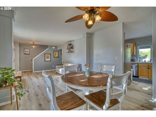 51773 Se 8TH St, Scappoose, OR 97056