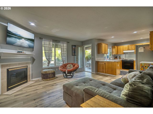 51773 Se 8TH St, Scappoose, OR 97056