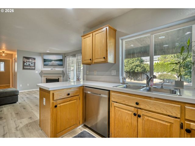 51773 Se 8TH St, Scappoose, OR 97056