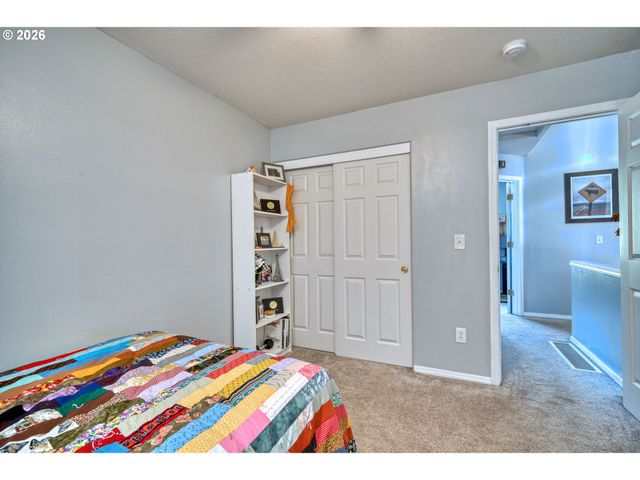 51773 Se 8TH St, Scappoose, OR 97056
