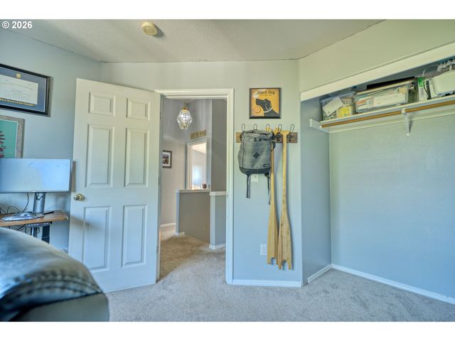 51773 Se 8TH St, Scappoose, OR 97056