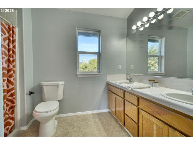 51773 Se 8TH St, Scappoose, OR 97056