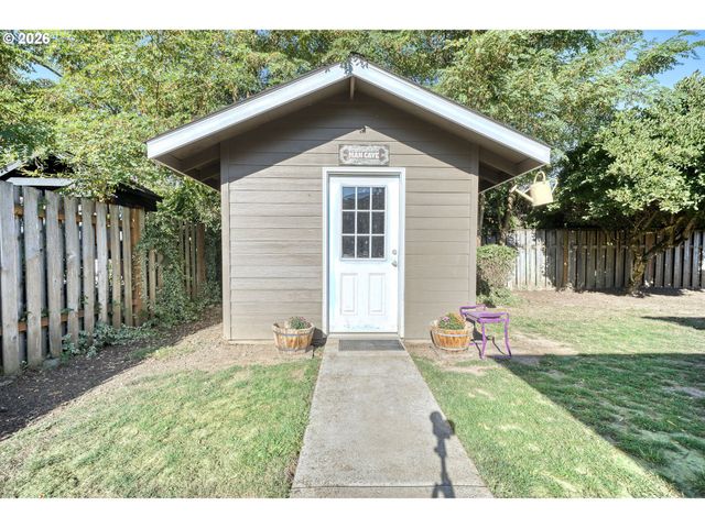 51773 Se 8TH St, Scappoose, OR 97056