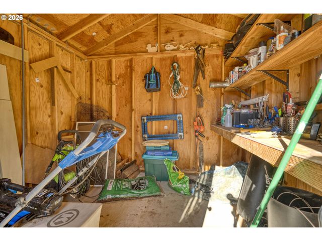 51773 Se 8TH St, Scappoose, OR 97056