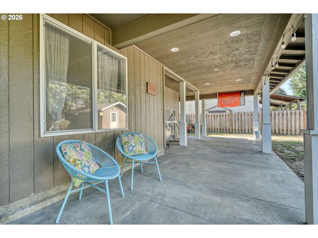 51773 Se 8TH St, Scappoose, OR 97056