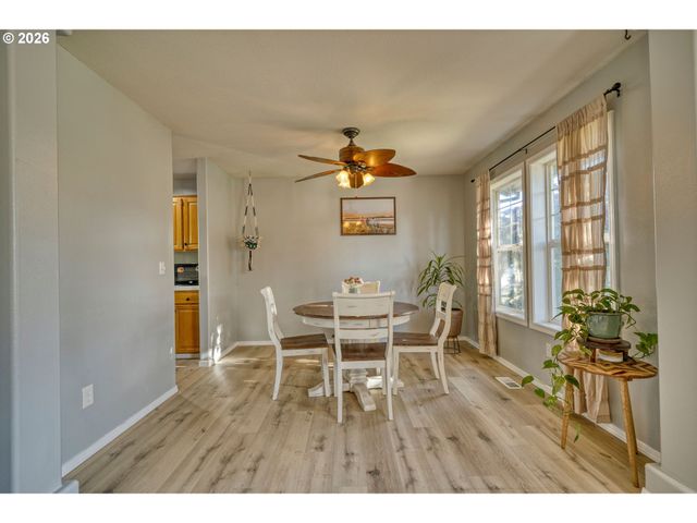 51773 Se 8TH St, Scappoose, OR 97056