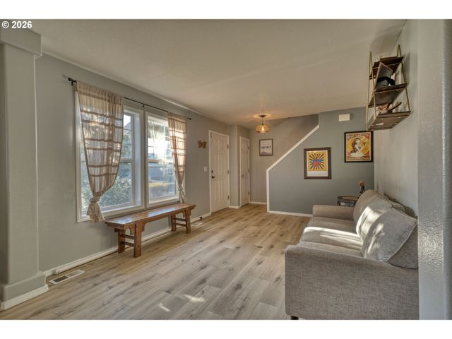 51773 Se 8TH St, Scappoose, OR 97056
