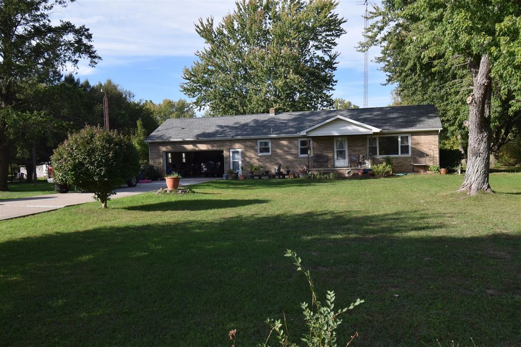 60772 61st Avenue, Hartford, MI 49057