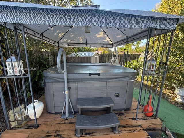 1350 NE 134th St 0, North Miami, FL 33161