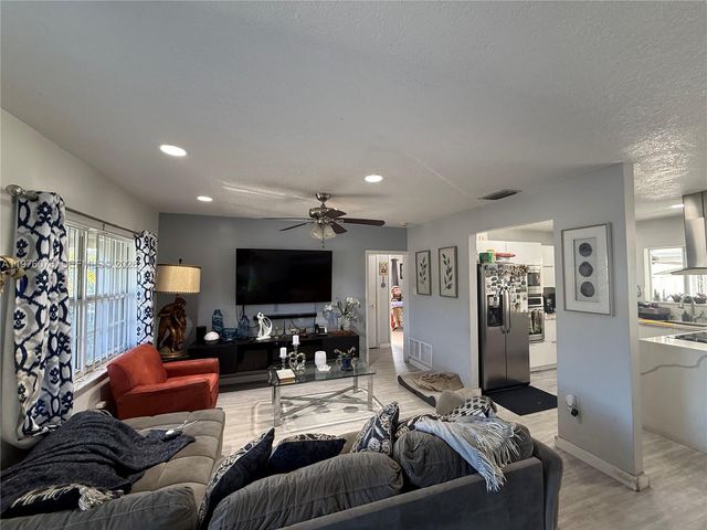 1350 NE 134th St 0, North Miami, FL 33161