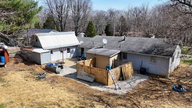 10 Walnut Street, Birdseye, IN 47513