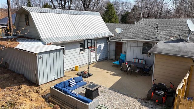10 Walnut Street, Birdseye, IN 47513
