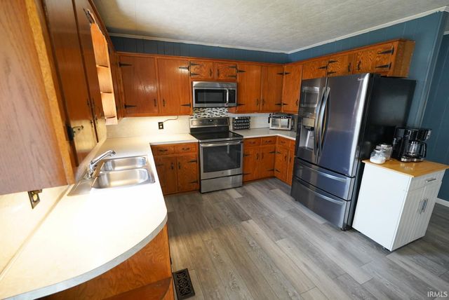 10 Walnut Street, Birdseye, IN 47513