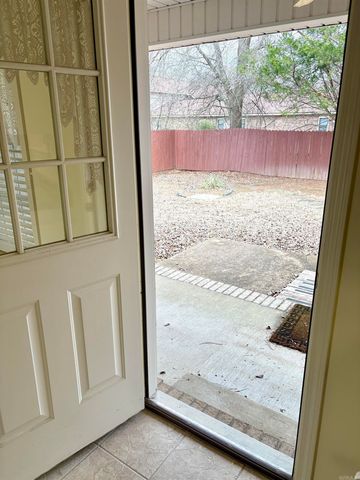 22 Livingstone Drive, Searcy, AR 72143