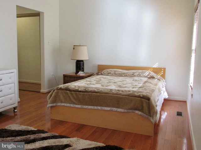 14 TIVOLI LAKE CT, Silver Spring, MD 20906