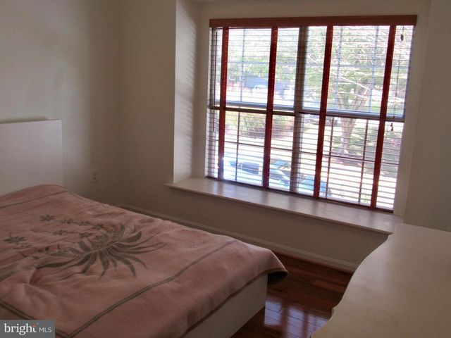 14 TIVOLI LAKE CT, Silver Spring, MD 20906