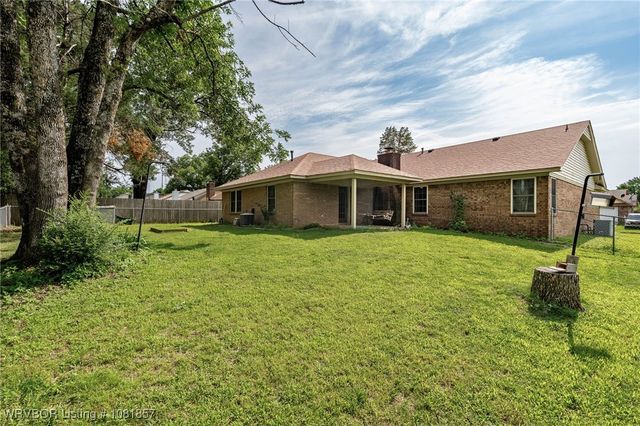 2016 Broken Hill Drive, Van Buren, AR 72956
