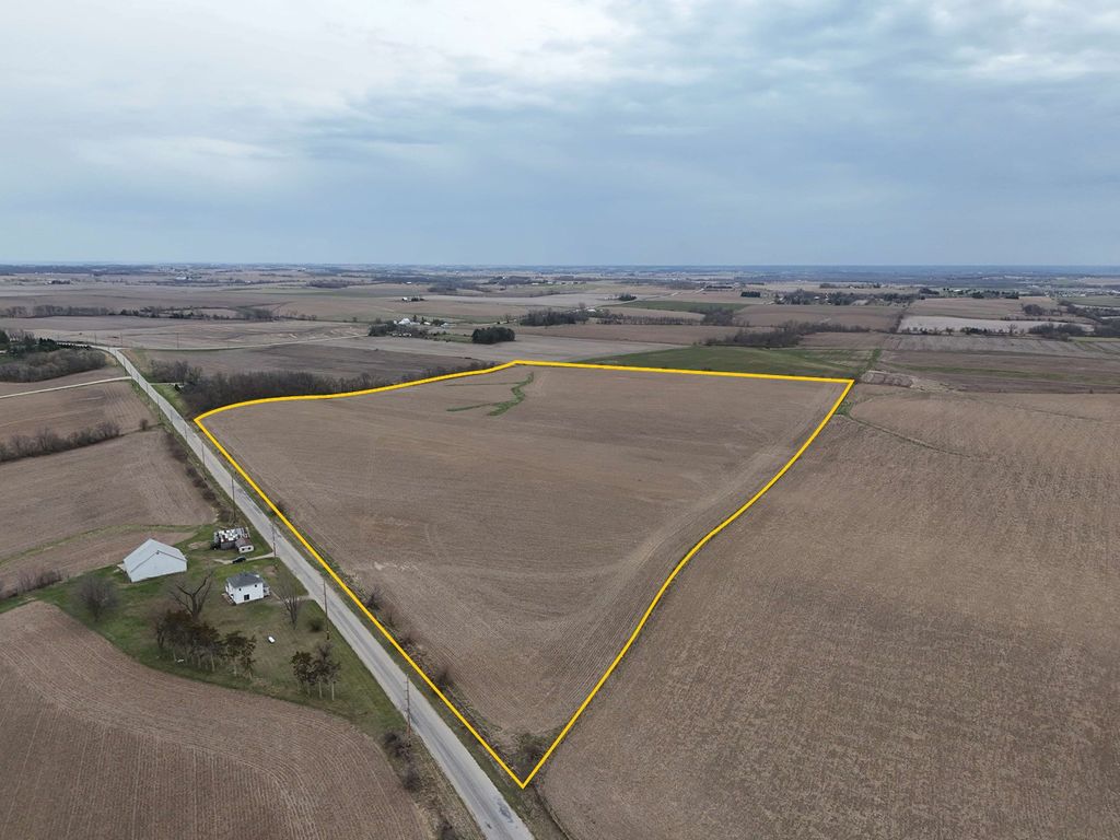 Ivanhoe Rd., Ely, IA 52227