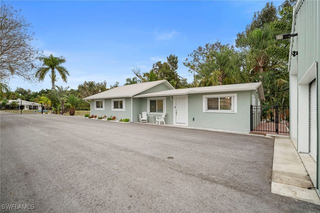 191 Abbey LN, North Fort Myers, FL 33917