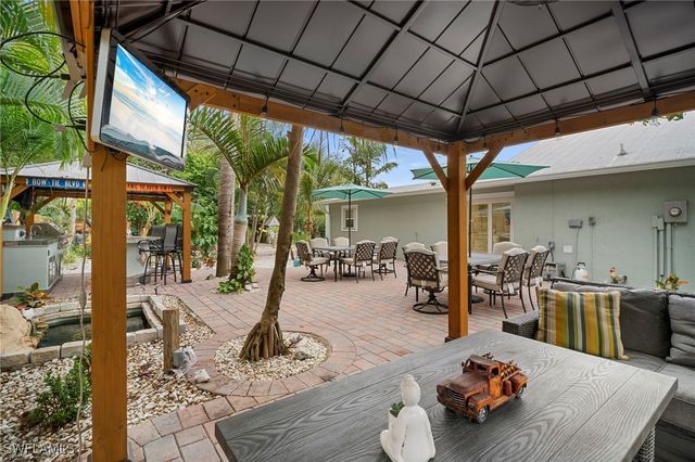 191 Abbey LN, North Fort Myers, FL 33917