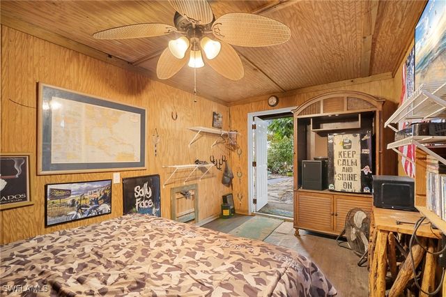 191 Abbey LN, North Fort Myers, FL 33917