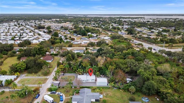 191 Abbey LN, North Fort Myers, FL 33917