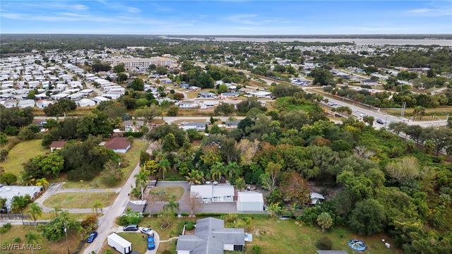 191 Abbey LN, North Fort Myers, FL 33917