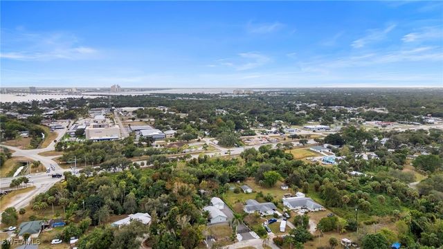 191 Abbey LN, North Fort Myers, FL 33917