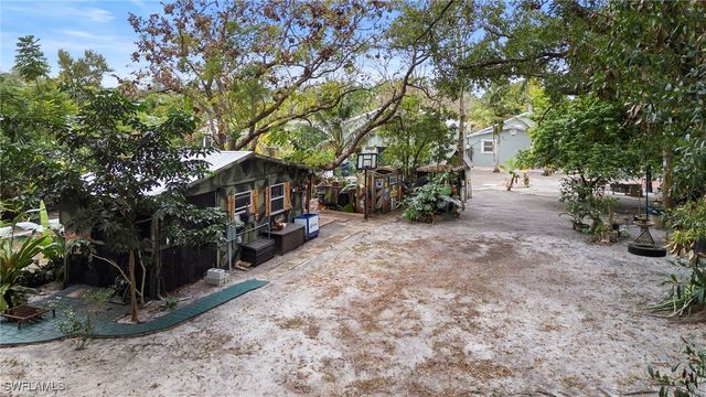 191 Abbey LN, North Fort Myers, FL 33917