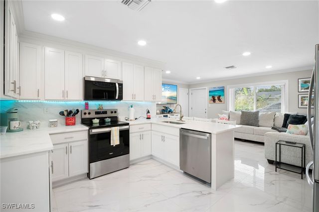 191 Abbey LN, North Fort Myers, FL 33917